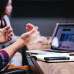 Une réunion au sujet des achats responsables