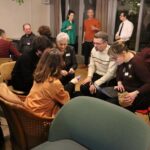 Atelier de mise en récits collective Bright Mirror réunissant des participants imaginant des solutions locales face aux défis climatiques